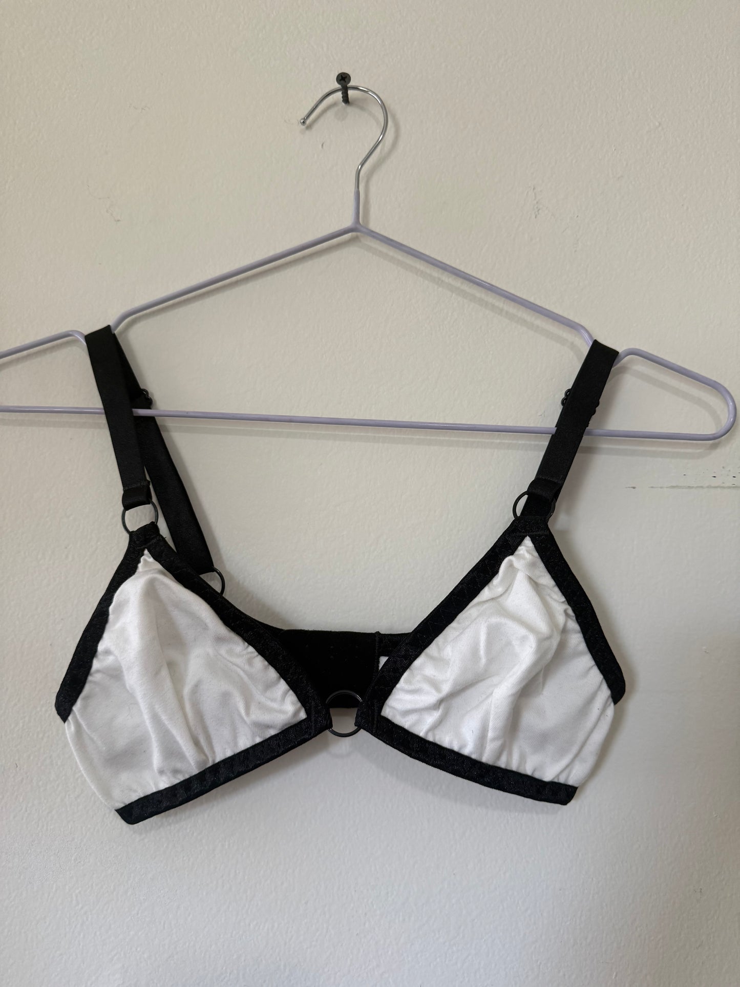 Lila bra